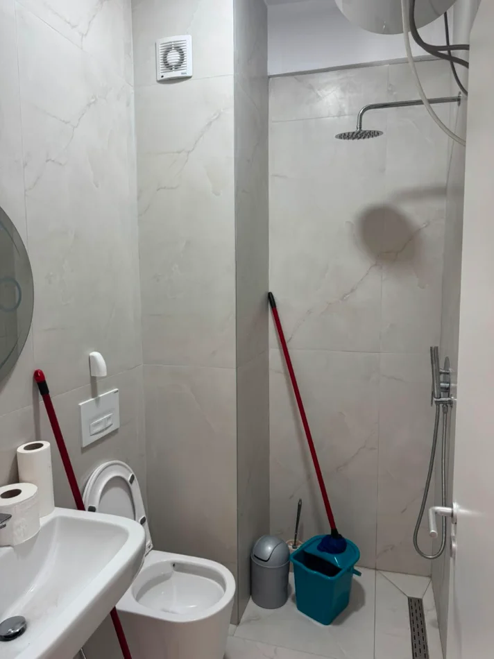 Tirane, jepet me qera 1+1 , 