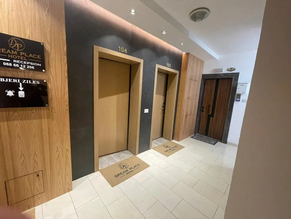 Tirane, shitet 2+1+Ballkon Kati 1, 100 m² 270.000 € 