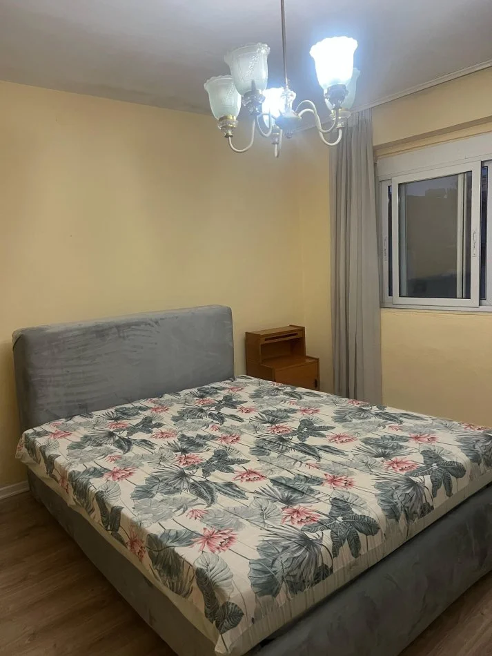 Tirane, jepet me qera apartament 2+1+Ballkon Kati 5, 87 m² 45.000 € (Rruga Panorama)