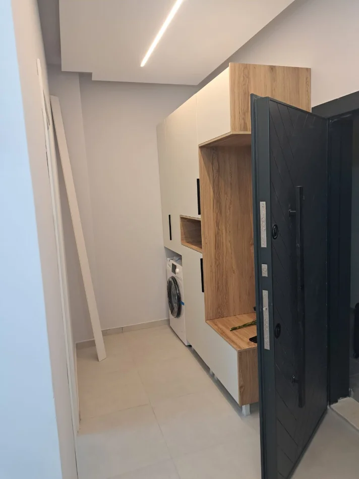 Tirane, jepet me qera 2+1 , 