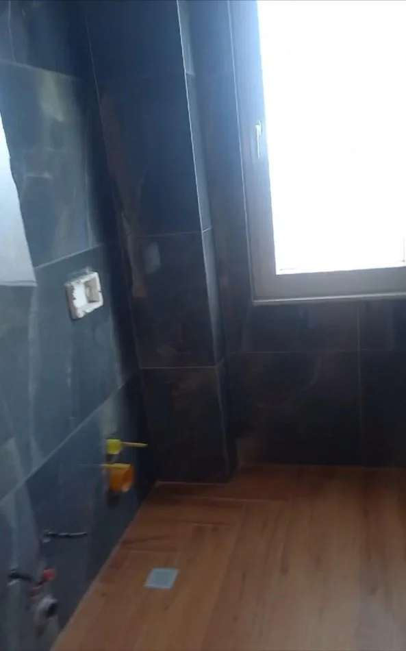 Tirane, jepet me qera apartament 2+1+Ballkon Kati 10, 95 m² 350 € 