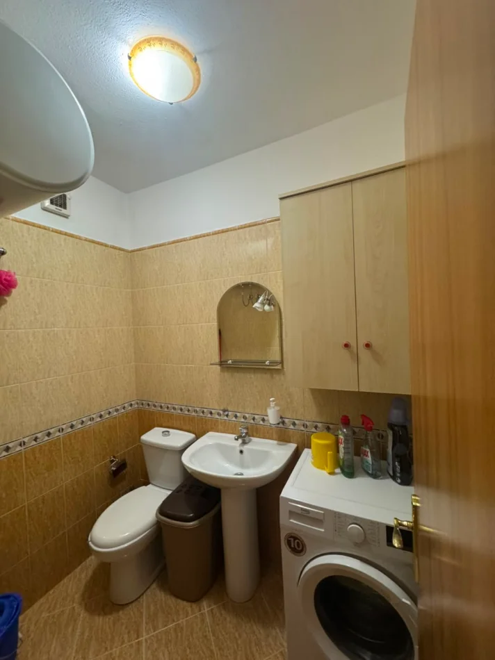 Tirane, jepet me qera apartament 2+1 Kati 4, (Rruga Tefta Tashko)