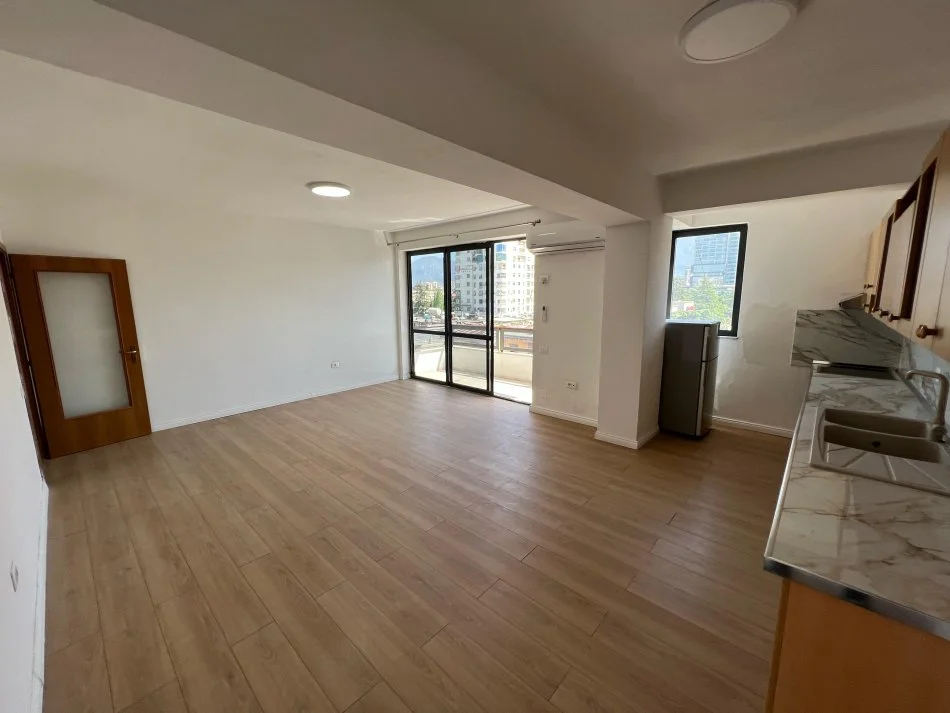 Tirane, jepet me qera apartament 2+1 Kati 6, 120 m² 950 € (Rruga Ibrahim rugova)