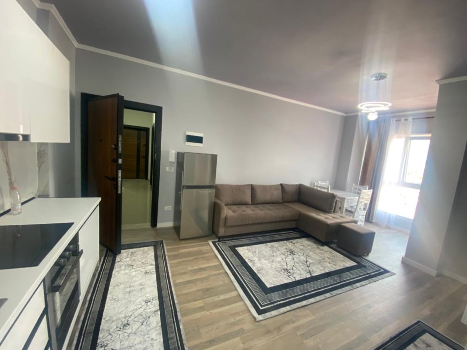 Tirane, jepet me qera apartament 1+1 Kati 9, 47 m² 500 € (rruga 5 maji)