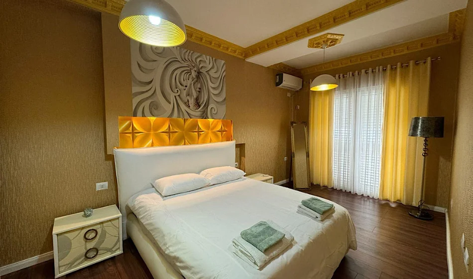 Tirane, shitet apartament 2+1 Kati 1, 145 m² 250.000 € 