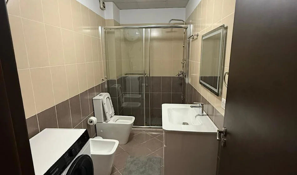 Tirane, jepet me qera apartament 2+1 Kati 3, 85 m² 750 € 