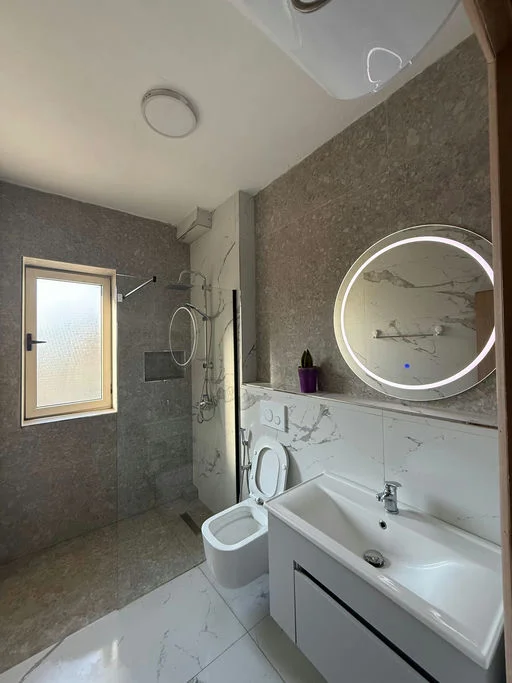 Tirane, jepet me qera apartament 2+1+Ballkon Kati 3, 70 m² 550 € 