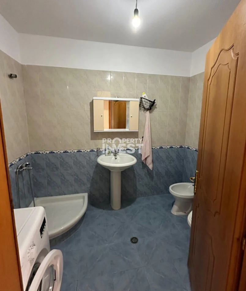Tirane, shitet apartament 2+1 Kati 4, 97 m² 170.000 € (Komuna Parisit)