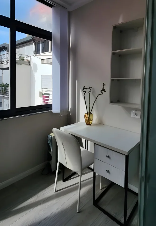 Tirane, jepet me qera apartament 1+1+Ballkon Kati 3, 78 m² 850 € (Rruga Islam Alla)