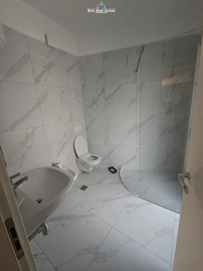 Tirane, jepet me qera apartament 2+1 Kati 4, 110 m² 1.000 € (kopshti zoologjik)