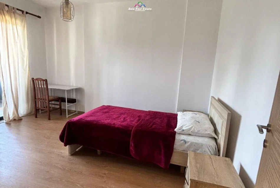 Tirane, jepet me qera apartament 1+1 Kati 2, 133 m² 530 € (5 Maji)