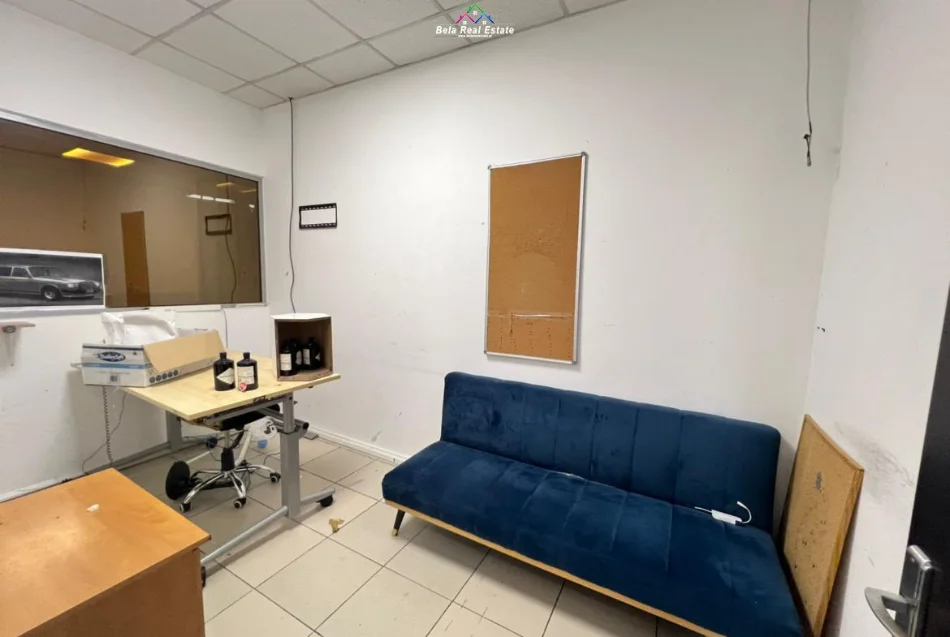 Tirane, jepet me qera zyre Kati 1, 500 m² 7.000 € (stadiumi dinamo)