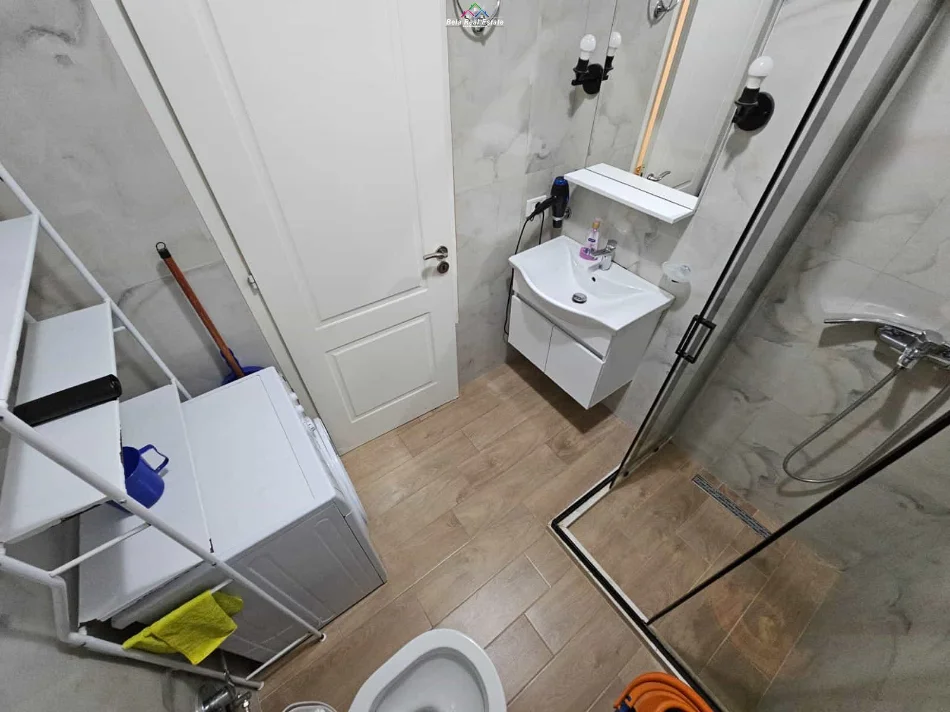 Tirane, jepet me qera apartament 1+1+Ballkon Kati 4, 60 m² 520 € (Selvia, prane Observatorit)