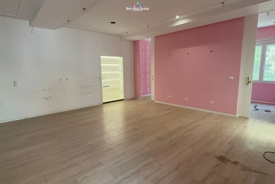 Tirane, jepet me qera zyre Kati 2, 118 m² 1.500 € (sheshi willson)