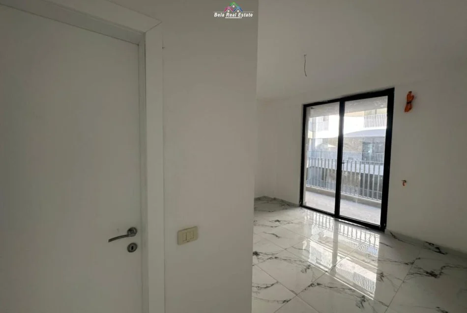 Tirane, jepet me qera zyre Kati 10, 110 m² 1.000 € (Gold Tower)