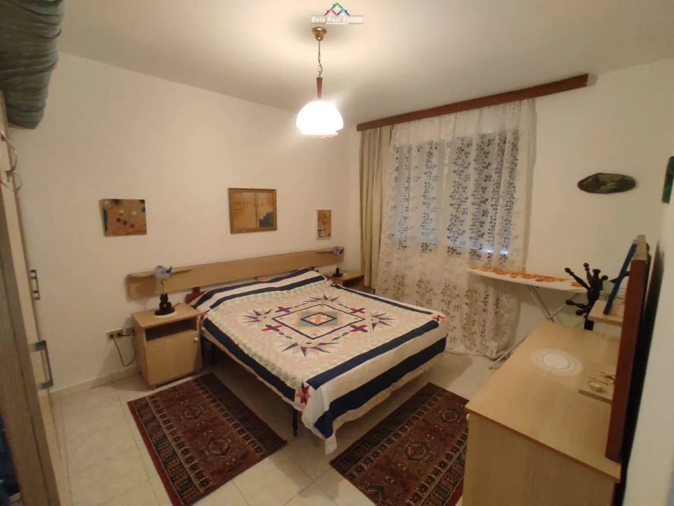 Tirane, jepet me qera apartament 1+1 Kati 1, 60 m² 400 € (21 Dhjetori, Rruga Frederik Shiroka)