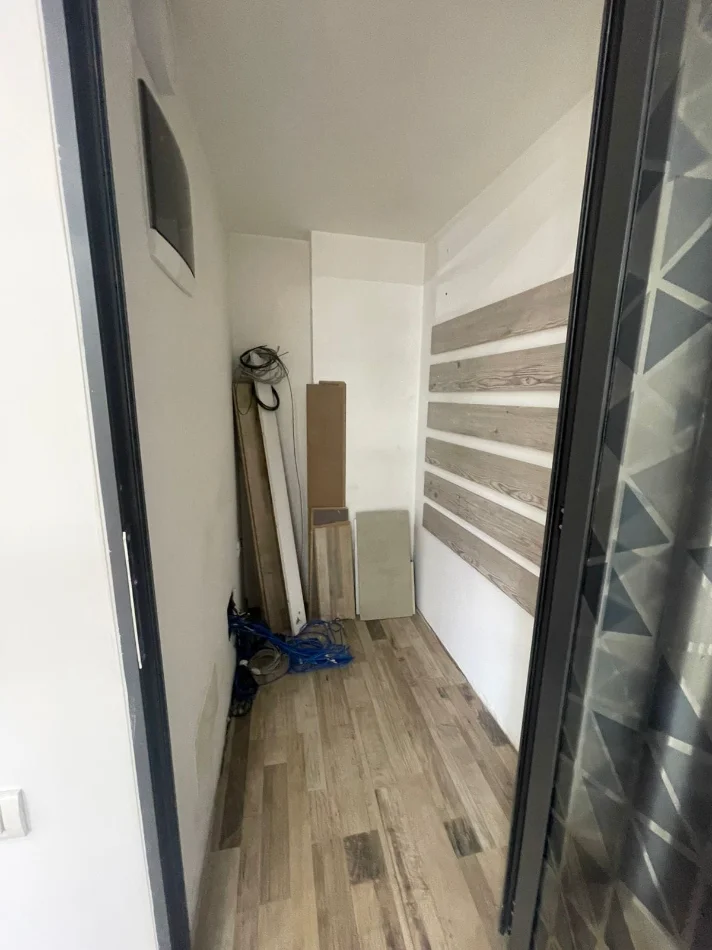 Tirane, jepet me qera zyre Kati 4, 110 m² 1.470 € (Sheshi Willson)
