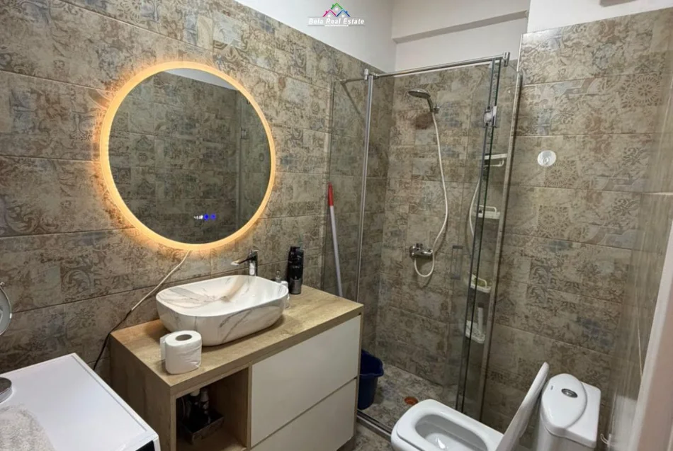 Tirane, jepet me qera apartament 1+1+Ballkon Kati 2, 65 m² 500 € (golden park)