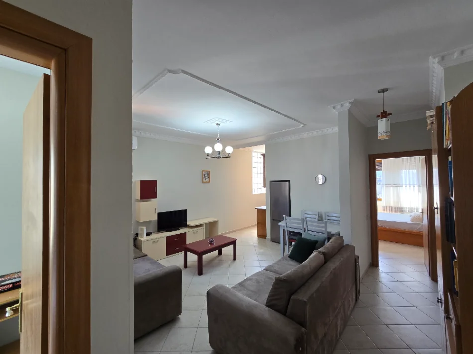 Tirane, jepet me qera apartament 2+1 Kati 8, 68 m² 670 € (bulevardi zogu i pare)
