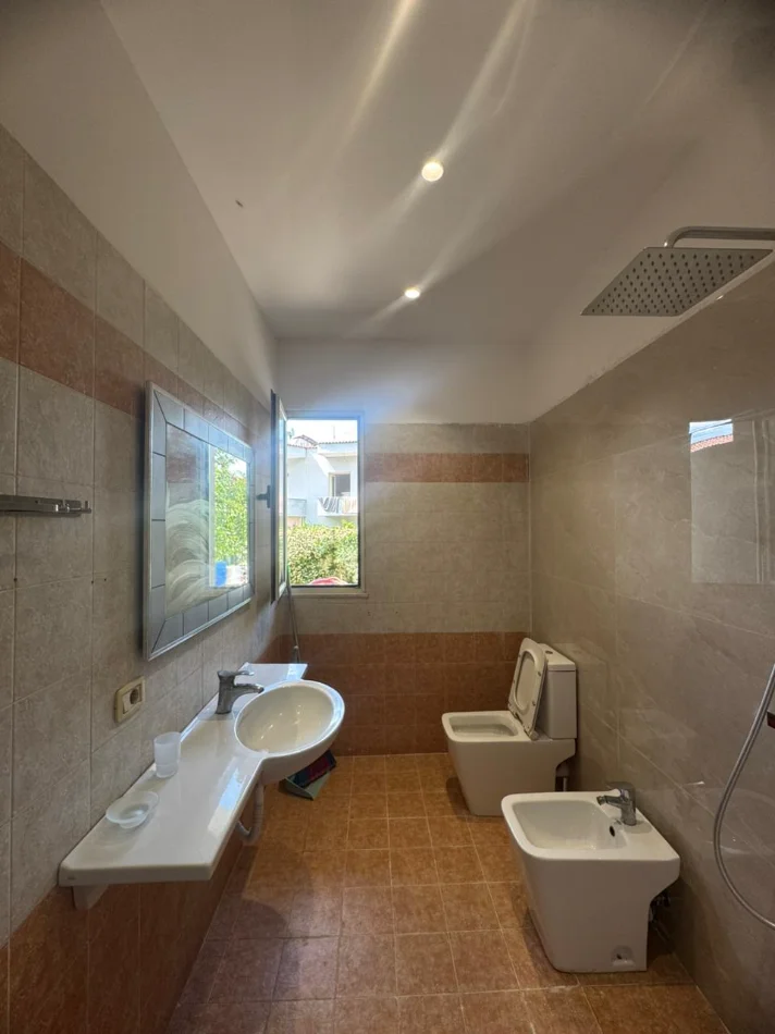 Tirane, jepet me qera apartament 1+1+Ballkon , 60 m² 400 € (Selite e Vogel ( afer uni Marin Barleti))