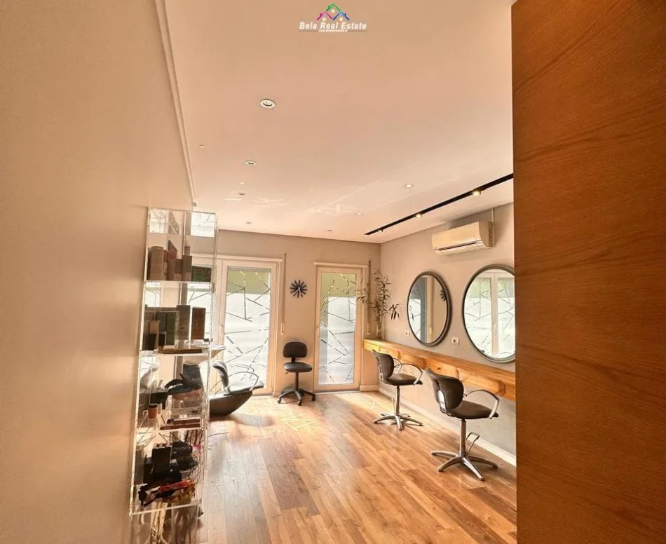 Tirane, jepet me qera dyqan Kati 2, 100 m² 1.500 € (don bosko)