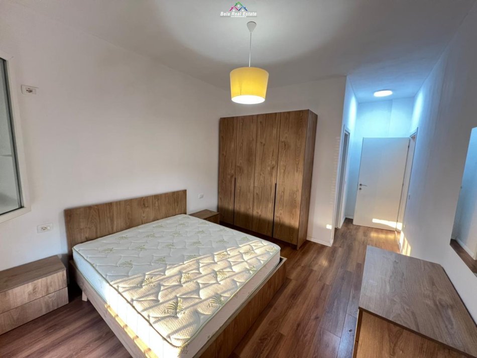 Tirane, jepet me qera apartament 2+1+Ballkon Kati 6, 100 m² 650 € (5 maji)