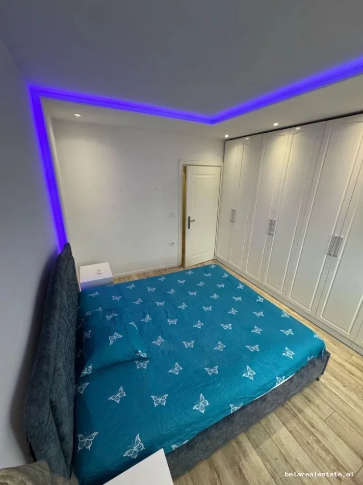Tirane, jepet me qera apartament 1+1+Ballkon Kati 4, 64 m² 630 € (artan lenja)