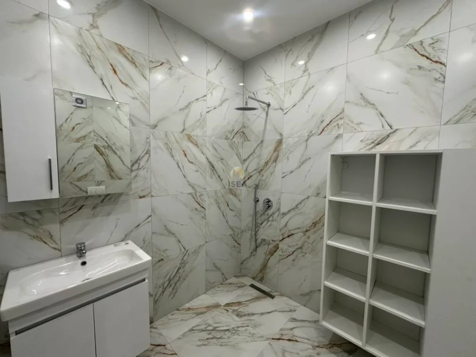 Tirane, jepet me qera apartament 2+1+Aneks+Ballkon Kati 5, 113 m² 500 € (Kamez prane Bar Oslo)