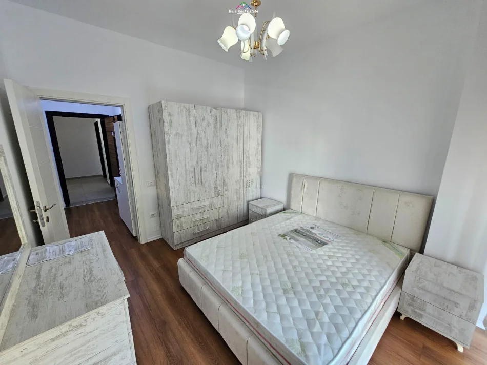 Tirane, jepet me qera apartament 1+1+Ballkon Kati 2, 65 m² 520 € (asl 2)
