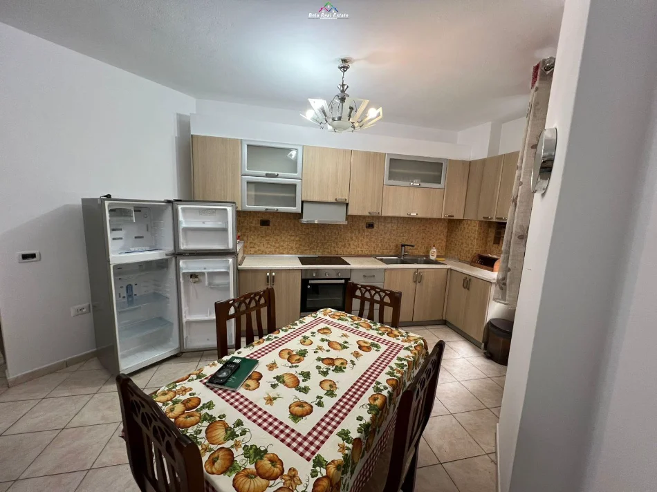 Tirane, jepet me qera apartament Kati 2, 120 m² 1.000 € (bllok)