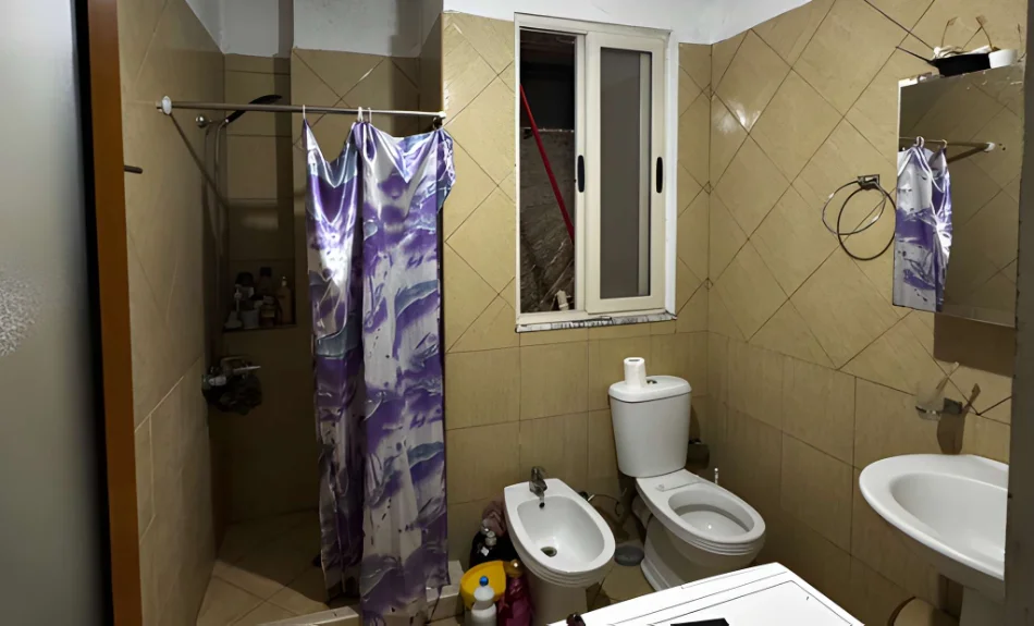 Tirane, jepet me qera apartament 1+1+Ballkon Kati 4, 50 m² 400 € (Astir)
