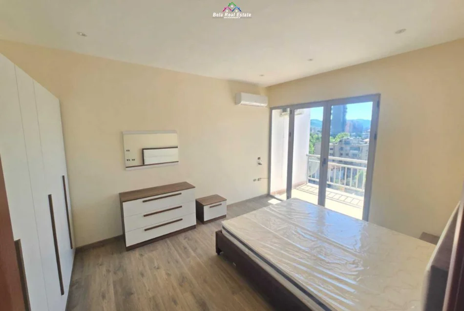 Tirane, jepet me qera apartament 3+1 Kati 6, 160 m² 1.400 € (bulevardi zhan dark)