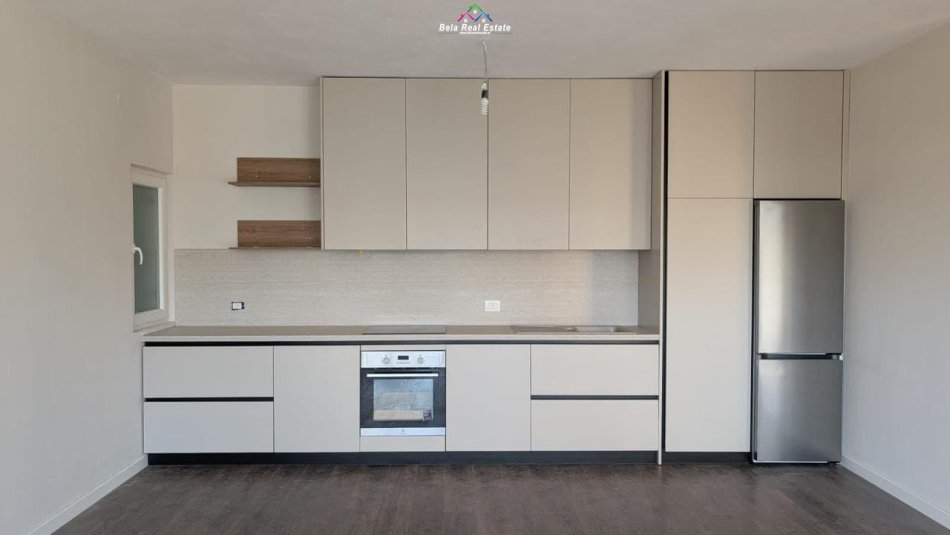 Tirane, jepet me qera apartament 2+1 Kati 2, 125 m² 650 € (bulevardi i ri)