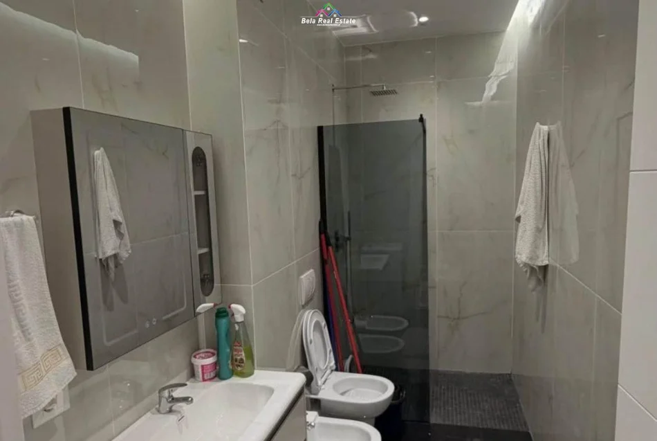 Tirane, jepet me qera apartament 2+1 Kati 4, 100 m² 780 € (xhanfize keko)