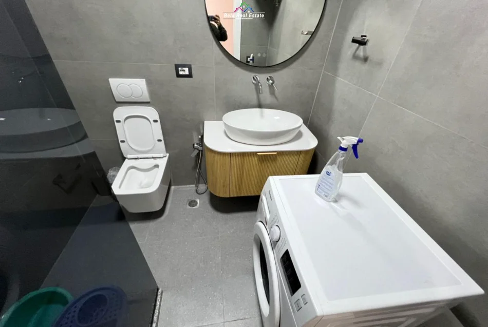 Tirane, jepet me qera apartament 2+1 Kati 5, 130 m² 875 € (21 dhjetori)