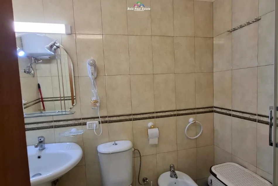 Tirane, jepet me qera apartament 1+1+Ballkon Kati 2, 90 m² 630 € (kopshti botanik)