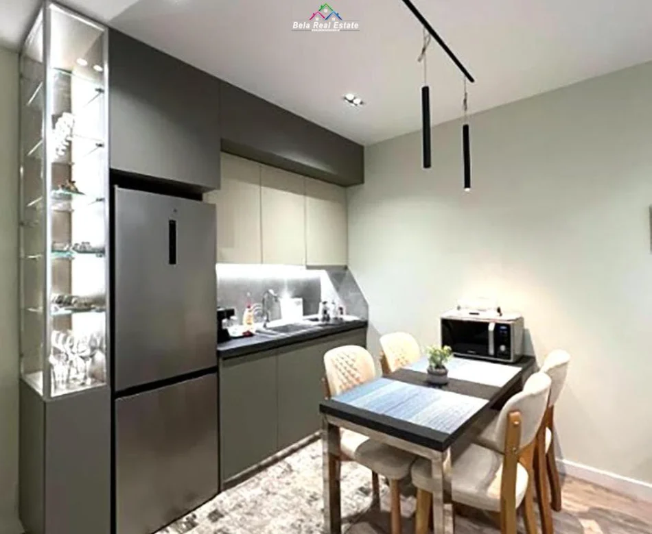 Tirane, jepet me qera apartament 1+1+Ballkon Kati 11, 65 m² 870 € (qender)
