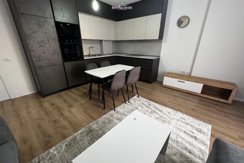 Tirane, jepet me qera apartament 2+1 Kati 7, 100 m² 470 € 
