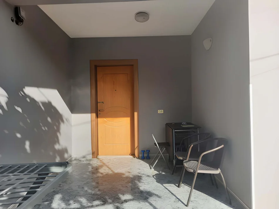 Tirane, jepet me qera apartament 2+1+Ballkon , 90 m² 450 € (Astir)