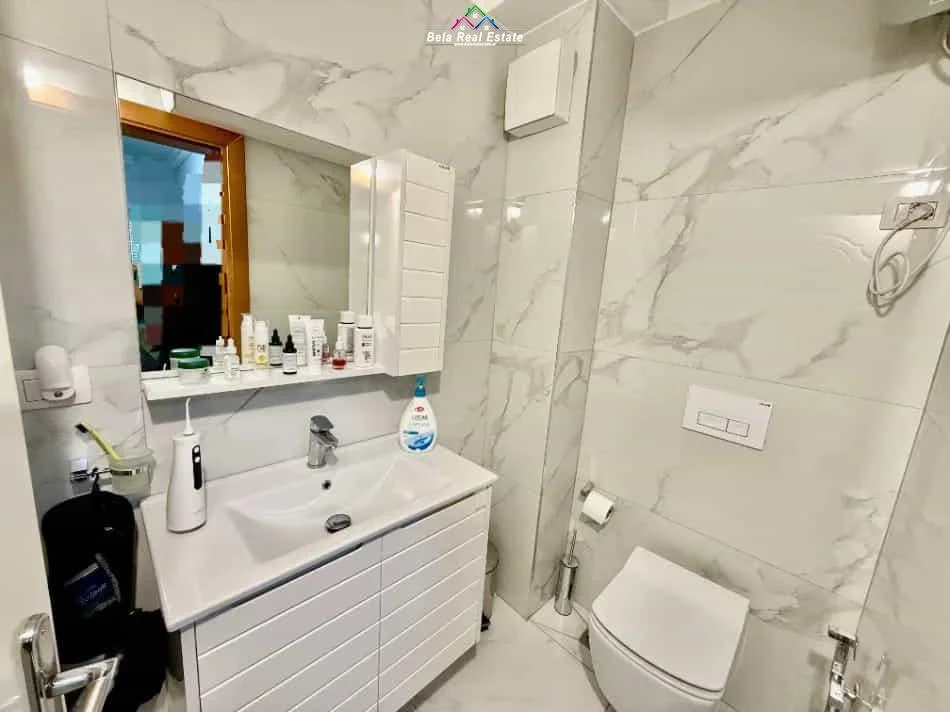 Tirane, jepet me qera apartament 2+1 Kati 1, 105 m² 1.050 € (medar shtylla)