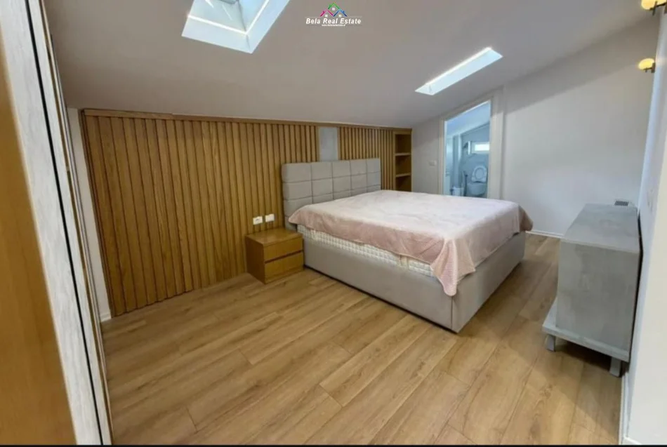 Tirane, jepet me qera apartament 3+1 Kati 3, 200 m² 1.500 € (secret garden)