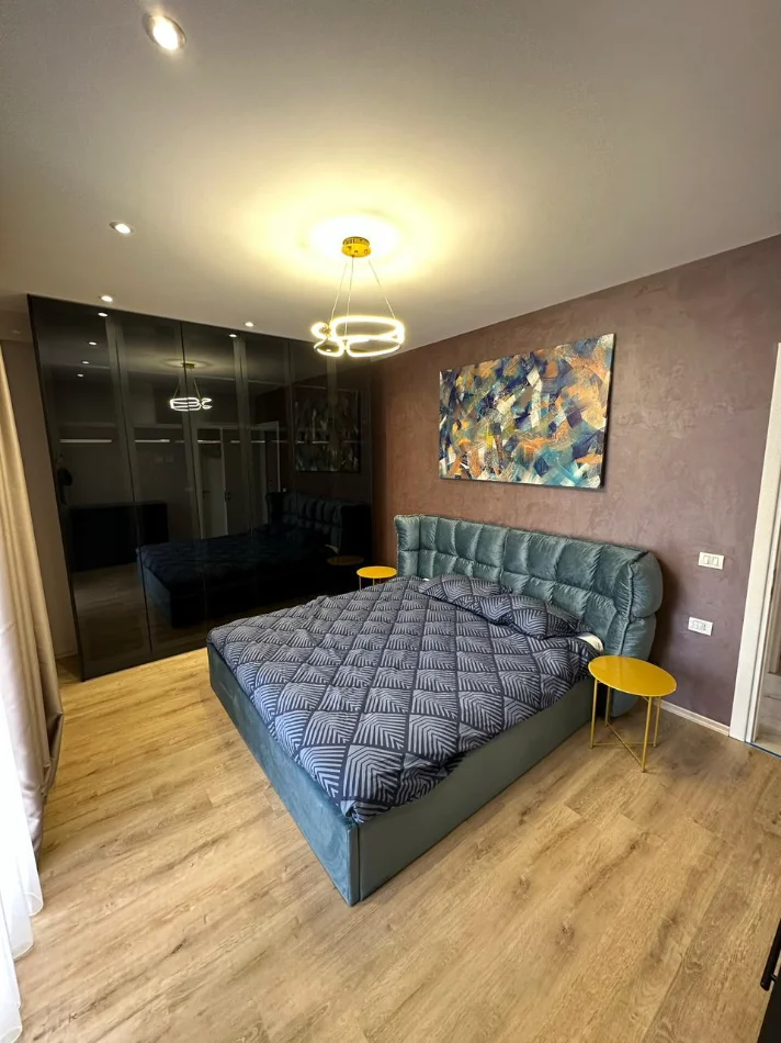 Tirane, jepet me qera apartament 3+1+Ballkon Kati 2, 150 m² 1.200 € 