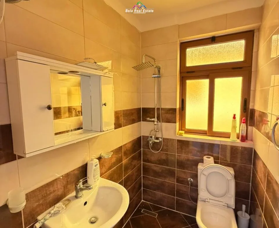 Tirane, jepet me qera apartament 1+1+Ballkon Kati 3, 60 m² 520 € (21 dhjetori)