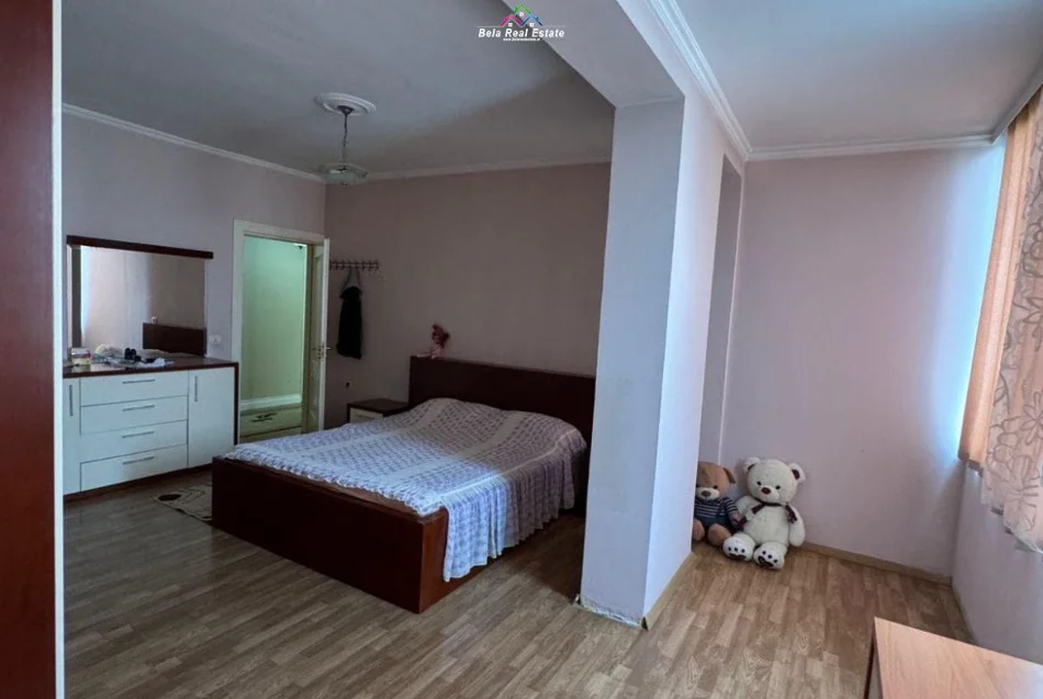 Tirane, shes apartament 3+1 Kati 6, 161 m² 222.000 € (mikel maruli)