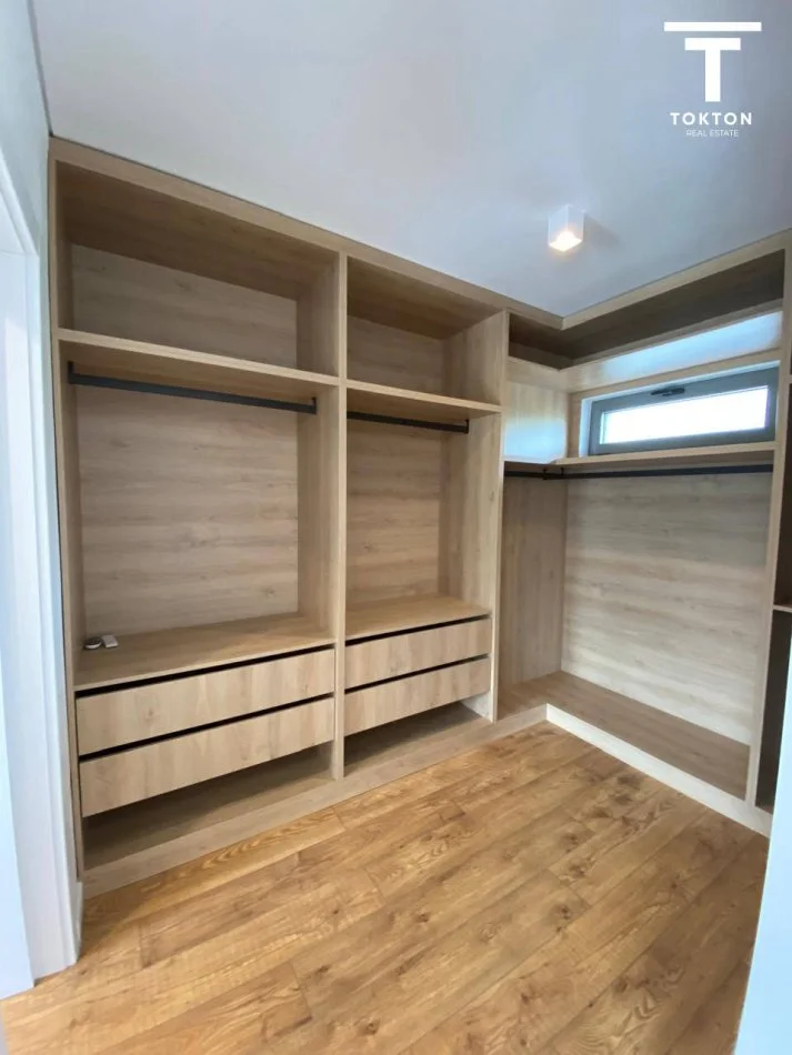 Tirane, jepet me qera Vile 3+1+Ballkon Kati 3, 250 m² 2.250 € (TEG) TT 928