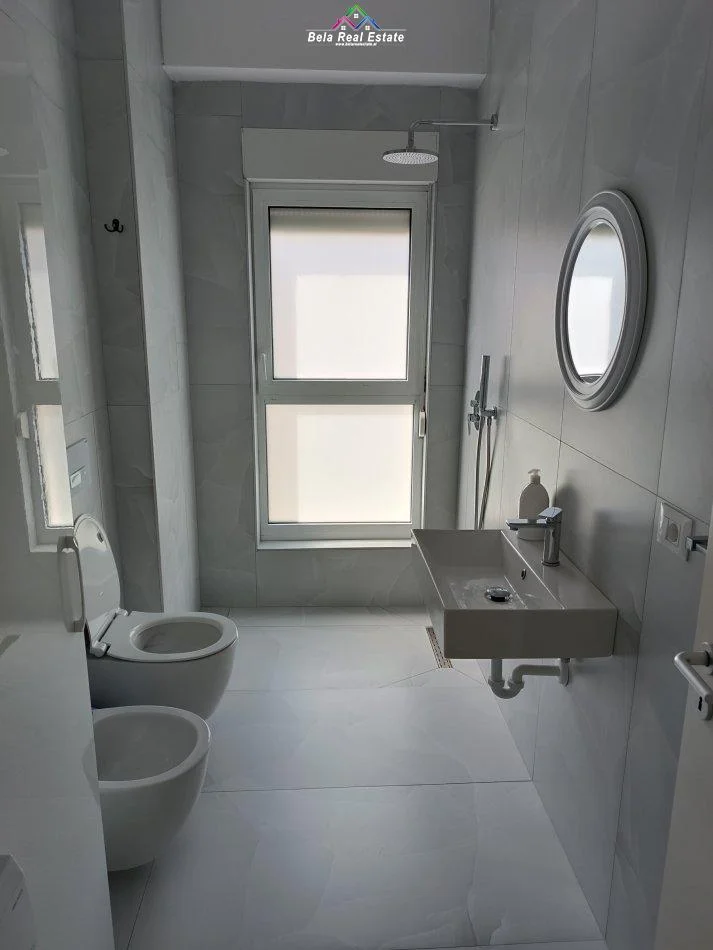 Tirane, jepet me qera apartament 2+1+Ballkon Kati 7, 75 m² 450 € (Ali Demi, Kompleksi Kaimi)