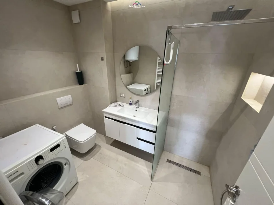 Tirane, jepet me qera apartament 1+1 Kati 4, 70 m² 530 € (Rruga Dritan Hoxha, Laprake)