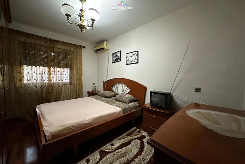 Tirane, jepet me qera apartament 2+1 Kati 4, 80 m² 580 € (mine peza)