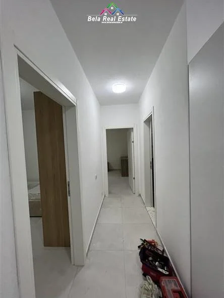 Tirane, jepet me qera apartament 2+1+Ballkon Kati 7, 112 m² 400 € (Kamez, Bulevardi Blu)