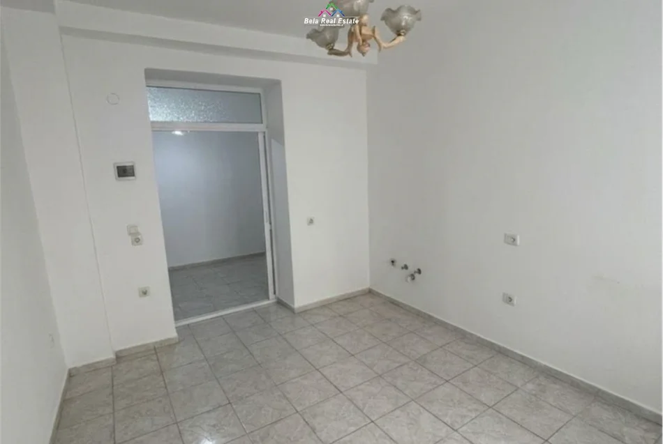 Tirane, shitet apartament 3+1 Kati 1, 103 m² 200.850 € (Mine Peza)